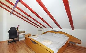 Apartment House Split